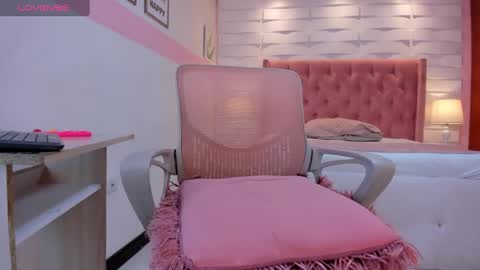 Snapshot of mhellissaw chatting on September 20, 11:44 am melissa online show from September 20, 11:44 am