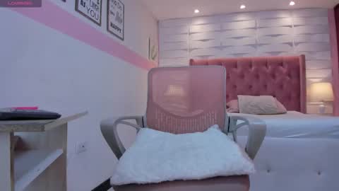 Snapshot of mhellissaw chatting on October 11, 10:03 am melissa online show from October 11, 10:03 am