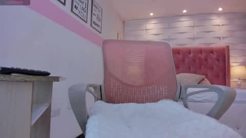 Snapshot of mhellissaw chatting on October 24, 10:00 am melissa online show from October 24, 10:00 am