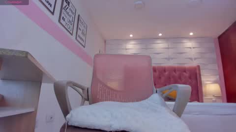 Snapshot of mhellissaw chatting on October 29, 9:44 am melissa online show from October 29, 9:44 am