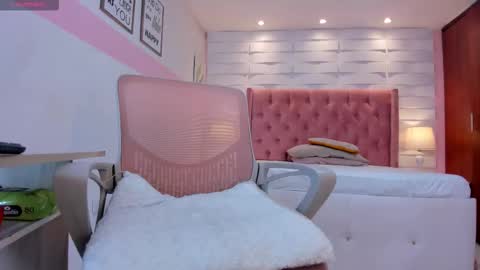 Snapshot of mhellissaw chatting on November 2, 1:02 pm melissa online show from November 2, 1:02 pm