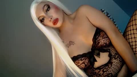 Snapshot of mi_amor18 chatting on March 1, 9:51 am Hera online show from March 1, 9:51 am