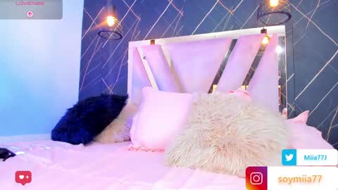 Mia online show from March 12, 2:50 am