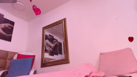 Emi online show from March 8, 7:09 pm