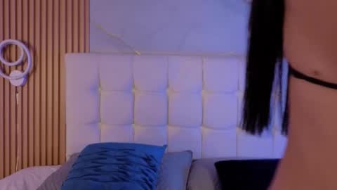 mia online show from December 16, 3:00 am