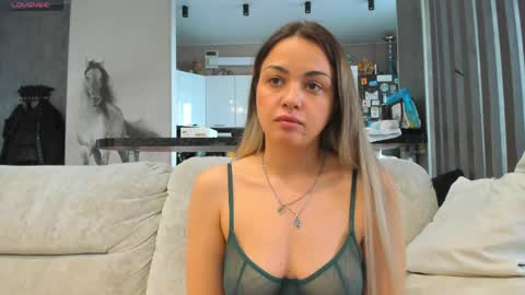 Mia online show from May 6, 2:51 am