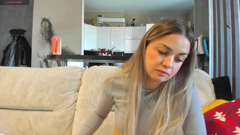 Mia online show from May 20, 2:29 am