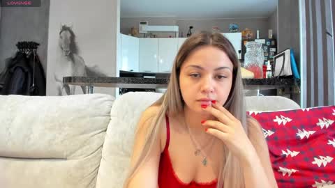 Mia online show from May 23, 6:07 am