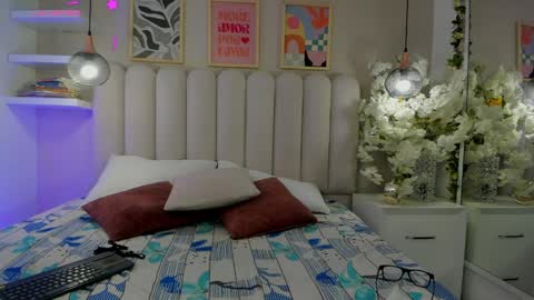 mia__bailey_ online show from March 27, 3:23 am