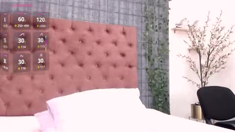 Snapshot of mia__coluccy chatting on September 29, 3:22 am Mia online show from September 29, 3:22 am