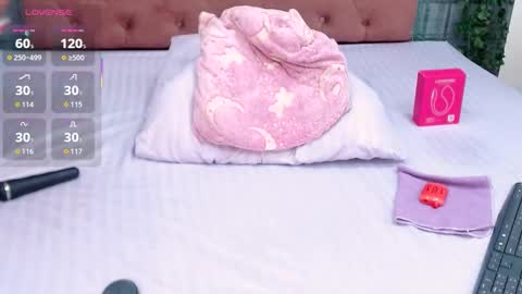 Snapshot of mia__coluccy chatting on September 30, 3:55 am Mia online show from September 30, 3:55 am