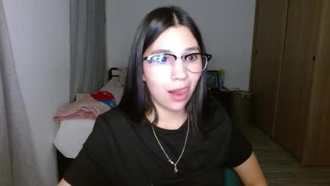 Snapshot of mia__lopez_ chatting on October 25, 3:58 am Mia online show from October 25, 3:58 am