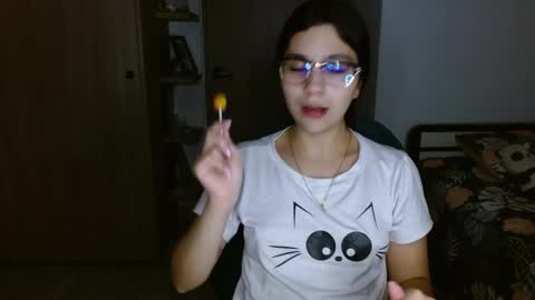 Mia online show from May 20, 2:07 am