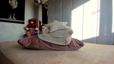 Snapshot of mia__milan chatting on March 5, 6:23 am Mia  Milan online show from March 5, 6:23 am