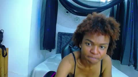 Snapshot of mia__thomson_ chatting on October 26, 12:44 pm MIA online show from October 26, 12:44 pm