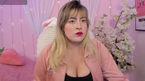 Mia  online show from February 8, 10:02 pm