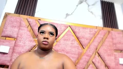 Snapshot of mia_alvares chatting on May 1, 11:37 am Mia online show from May 1, 11:37 am