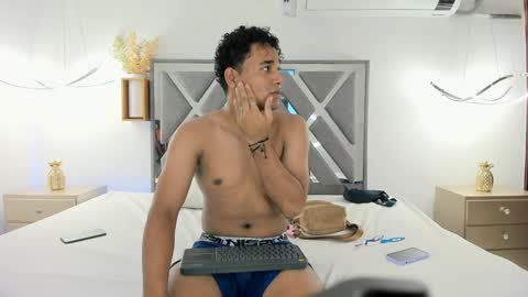 mia_and_masterboy online show from January 13, 5:33 am