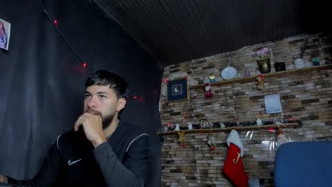 Mia and vincentt model indepent online show from December 17, 5:13 am