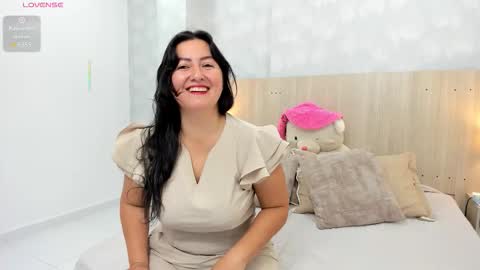 Snapshot of mia_aristizabal chatting on November 27, 1:46 pm Mia Aristizabal online show from November 27, 1:46 pm