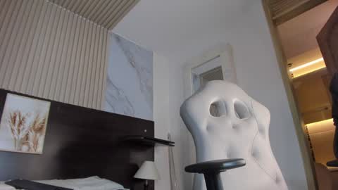 Snapshot of mia_as_ chatting on February 4, 5:45 pm Mia online show from February 4, 5:45 pm
