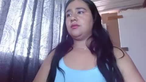 mia_beautiful1 online show from May 22, 5:40 pm