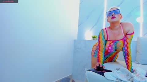 Mia  online show from January 12, 3:25 pm