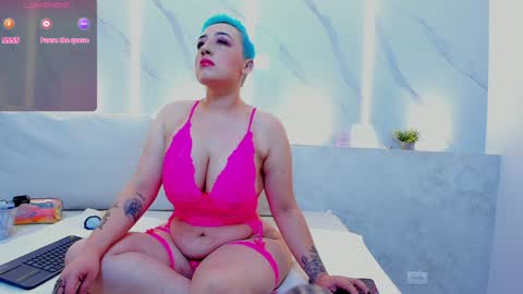Mia  online show from January 31, 11:56 am