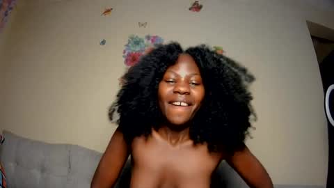 mia_bellie2 online show from July 9, 10:14 pm