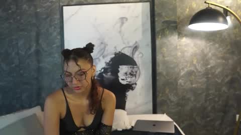 Snapshot of mia_belmont chatting on April 9, 7:19 pm Belmont and Mia online show from April 9, 7:19 pm
