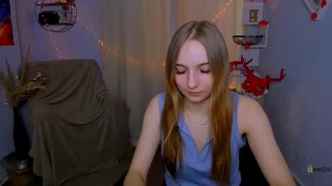 Mia online show from March 20, 1:38 pm