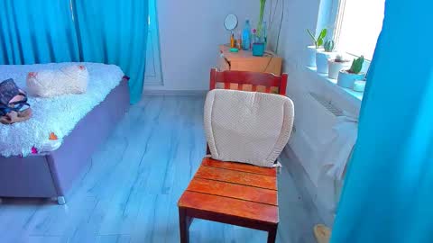 Snapshot of mia_brackenridge chatting on March 12, 9:48 am Mia6969 online show from March 12, 9:48 am
