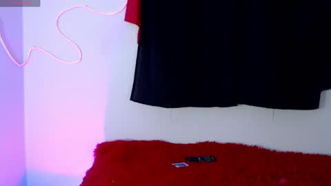 mia califa online show from May 15, 6:42 am