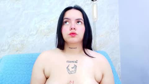 Snapshot of mia_candy_0 chatting on October 9, 12:03 pm Mia online show from October 9, 12:03 pm