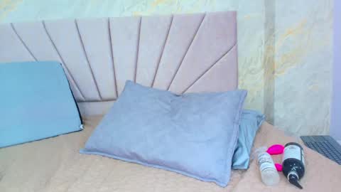 Snapshot of mia_candy_0 chatting on April 28, 12:10 pm Mia online show from April 28, 12:10 pm