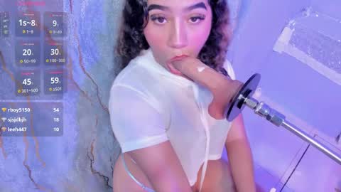 mia online show from October 4, 11:41 am