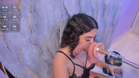 mia online show from October 30, 11:44 am