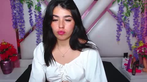 Snapshot of mia_charlothe chatting on January 11, 7:06 am mia_charlothe online show from January 11, 7:06 am
