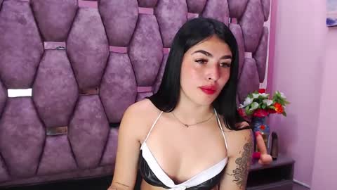 Snapshot of mia_charlothe chatting on February 6, 2:44 am mia_charlothe online show from February 6, 2:44 am