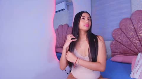 Mia  online show from May 12, 3:03 am