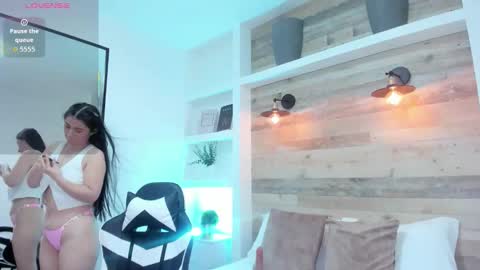 M I A  online show from February 3, 2:21 am