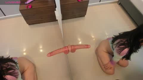 Snapshot of mia_collins96 chatting on February 24, 2:20 am M I A online show from February 24, 2:20 am