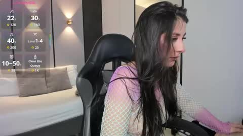 Snapshot of mia_collins96 chatting on March 25, 2:28 am M I A online show from March 25, 2:28 am