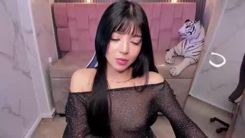 mia_collins_b online show from October 8, 1:20 pm