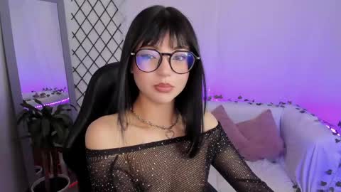 Snapshot of mia_collins_b chatting on May 23, 10:25 pm mia_collins_b online show from May 23, 10:25 pm