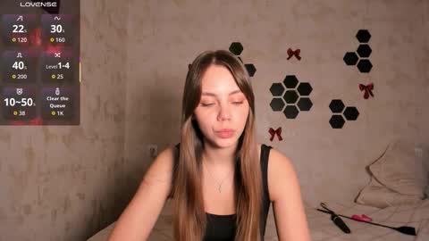 Mia  next stream Thursday 1400 UTC1 Friday 1400 UTC1 online show from January 17, 1:05 pm