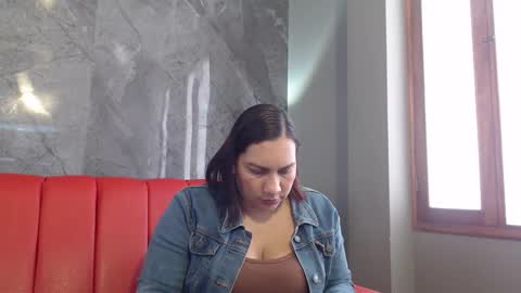 Mia online show from March 22, 5:05 pm