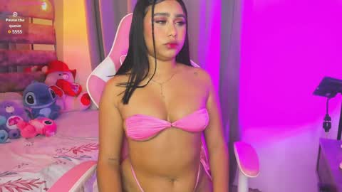 Snapshot of mia_coxx1 chatting on January 23, 5:24 am Mia online show from January 23, 5:24 am