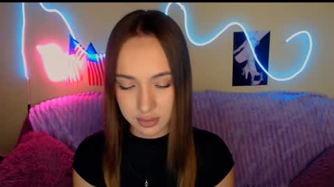 Snapshot of mia_cutie77 chatting on September 19, 9:32 am mia_cutie77 online show from September 19, 9:32 am