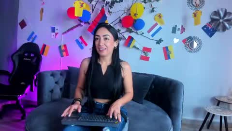 Snapshot of mia_davis__ chatting on June 21, 12:08 pm mia_davis__ online show from June 21, 12:08 pm